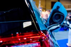 Carros híbridos e elétricos: entenda as diferenças