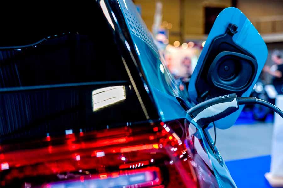 Carros híbridos e elétricos: entenda as diferenças
