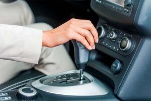 Como dirigir para prolongar a vida útil do câmbio automático